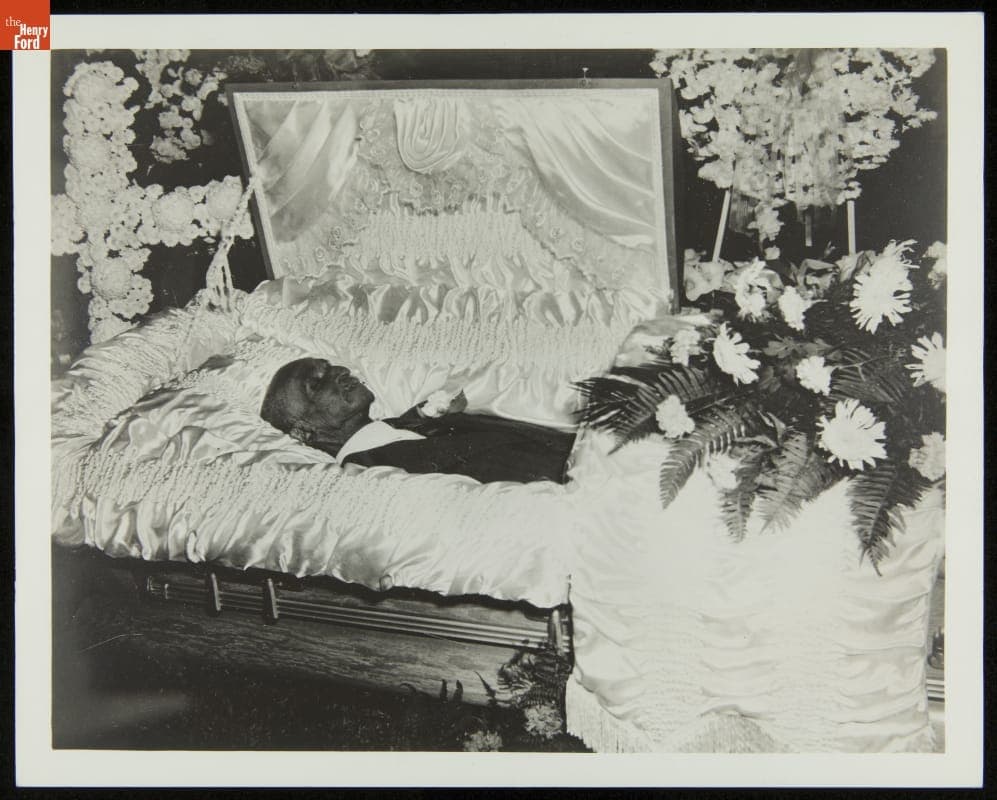 George Washington Carver Lying in Repose, Tuskegee Institute Chapel, 1943