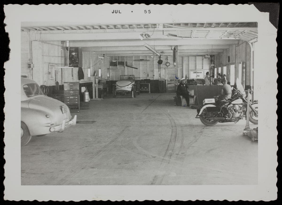 Bobby Unser Collection--Photographs--Family--Jerry Unser Motor Company--Item16