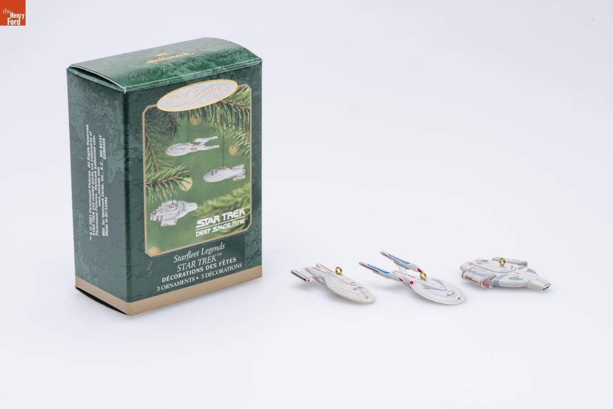 Hallmark "STAR TREK: Starfleet Legends" Miniature Christmas Ornament, 2001
