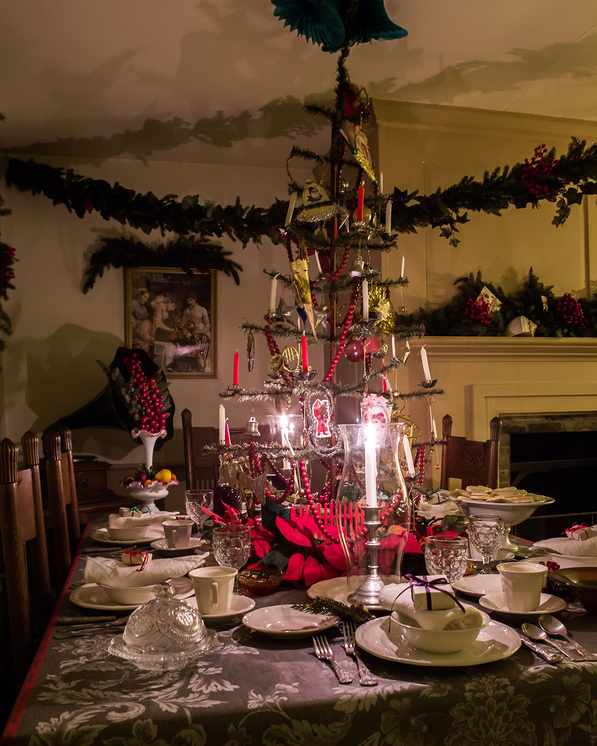 The dining table in the parlor of the Edison Homestead decorated for Christmas. THF Photography, 2015.