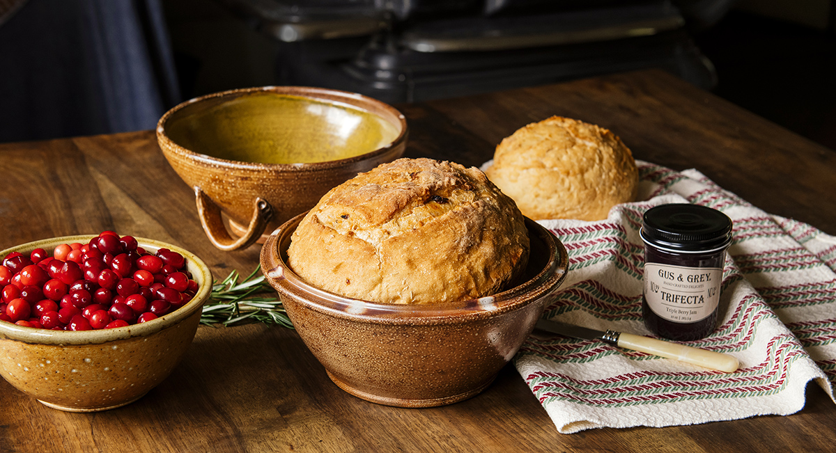 stoneware bread cloche 2024