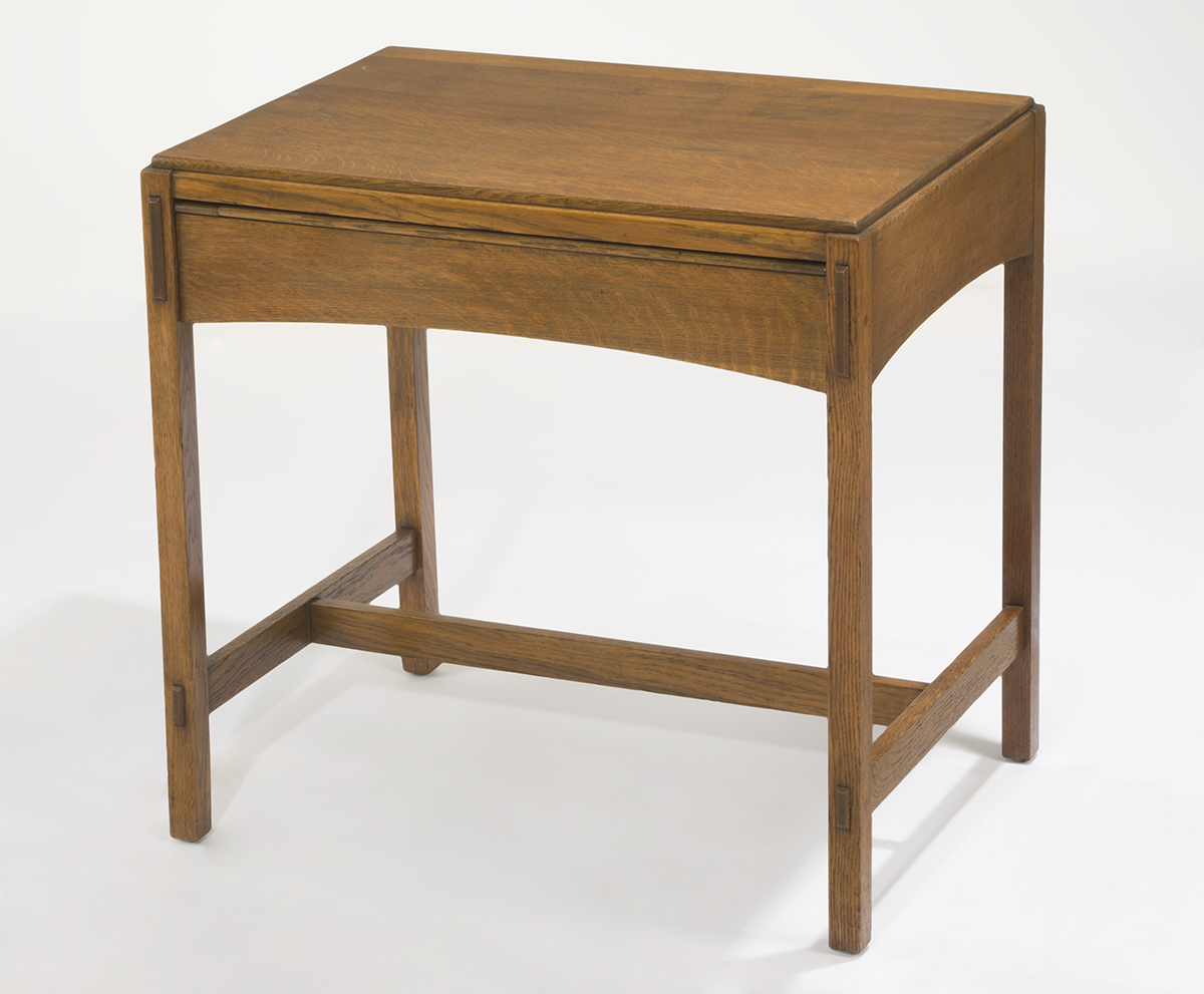Limbert Library Table, 1905-1915 Simple wooden table