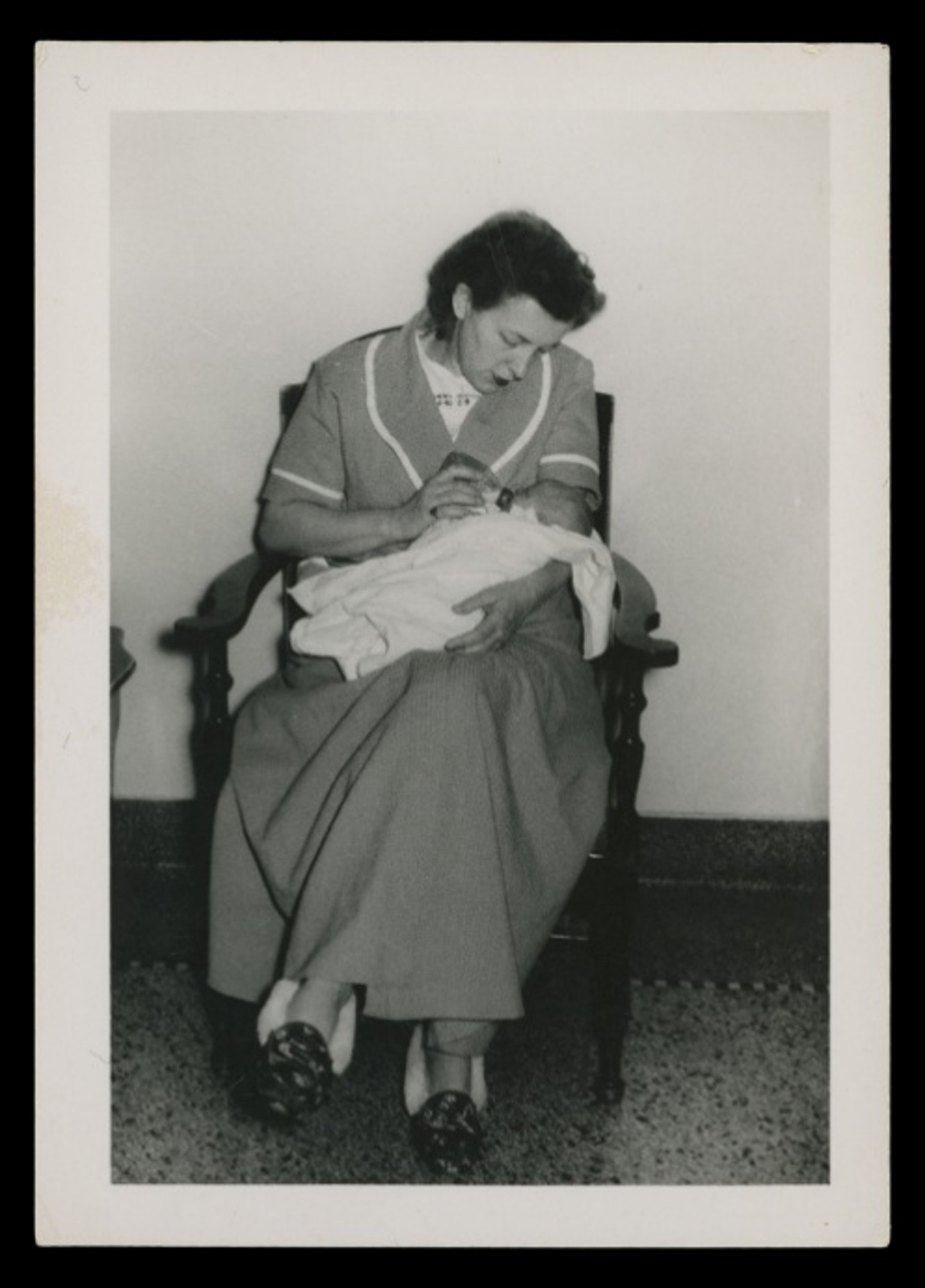 THF719232 Emeline Morrow Miner with four-day-old son, Lynn Morrow Miner