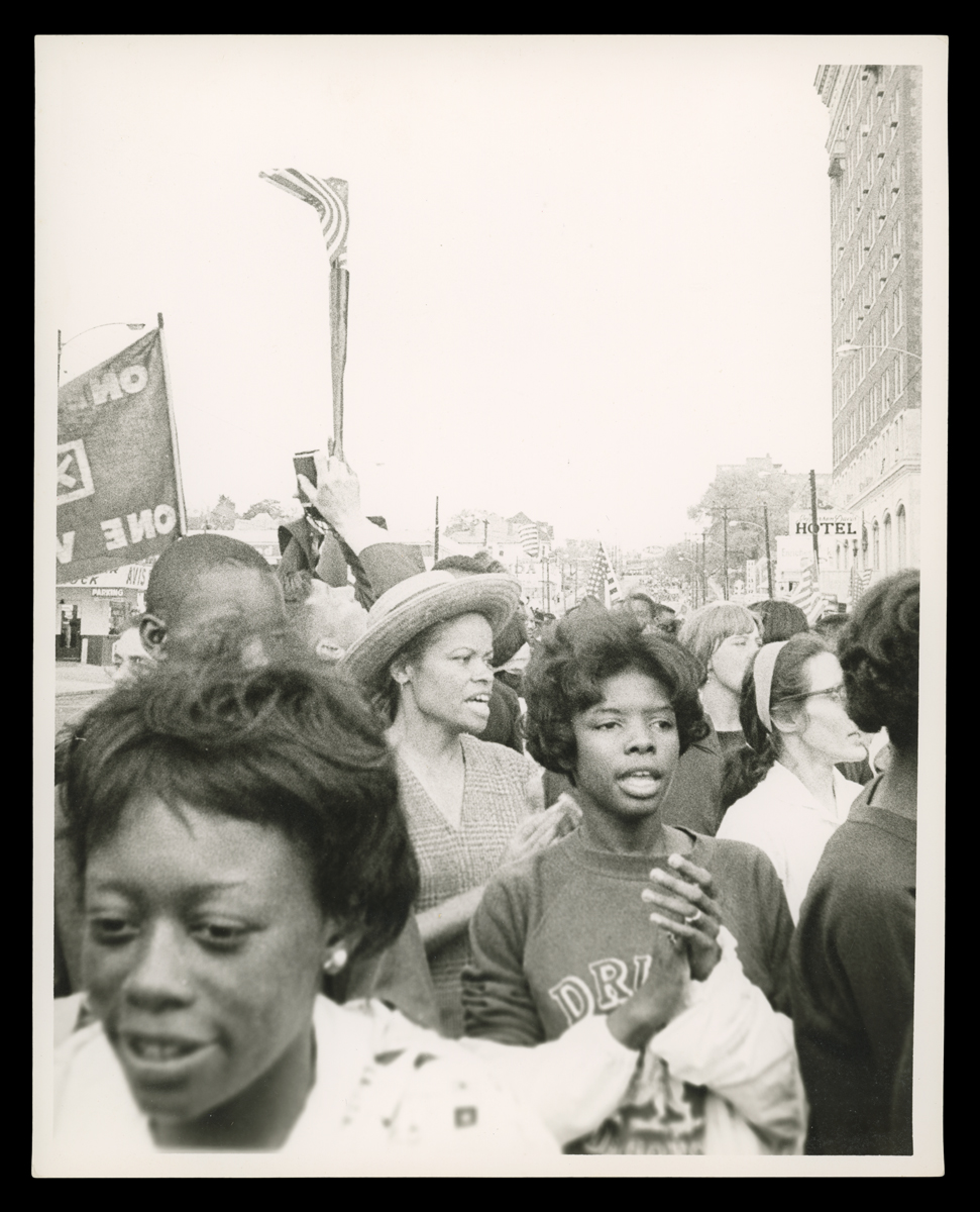 THF731447 Voting rights marchers sing together in Montgomery, Alabama, on March 25, 1965, reflecting the role of music in building solidarity and perseverance during the Selma voting rights movement.